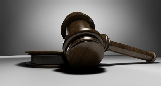 What Makes a Criminal Defense Attorney Better Than a Public Defender?