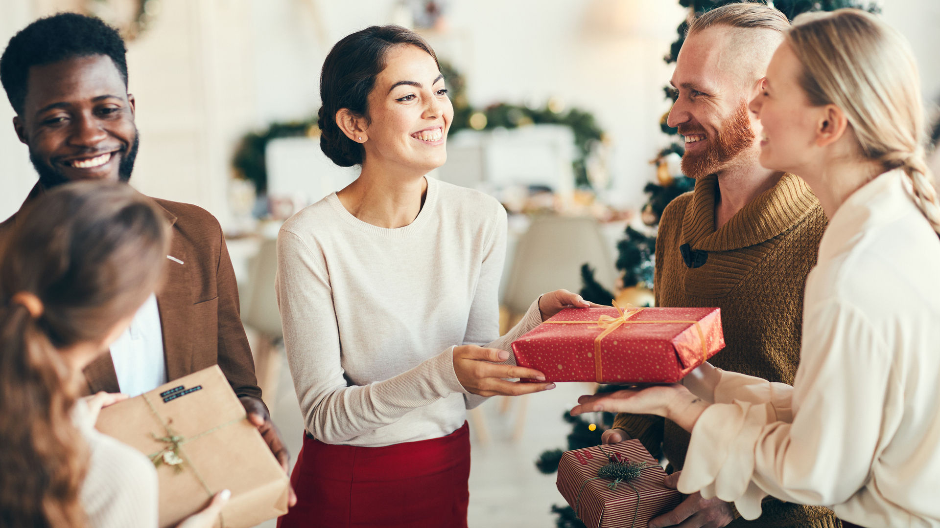 7 Thoughtful Gifts to Make Your Colleague Feel Appreciated