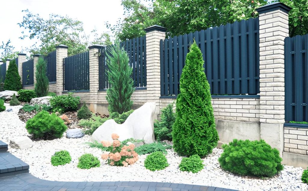 Aluminium fence installation