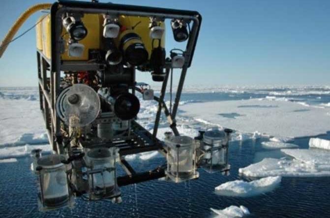 ROV for exploring deep ocean equipped by ElmoMC servo drives