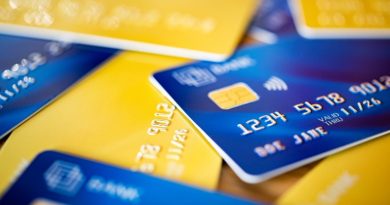 Credit Cards VS. Debit Cards
