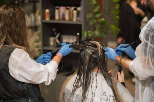 Questions to Ask Your Hairstylist before Getting a Hair Color