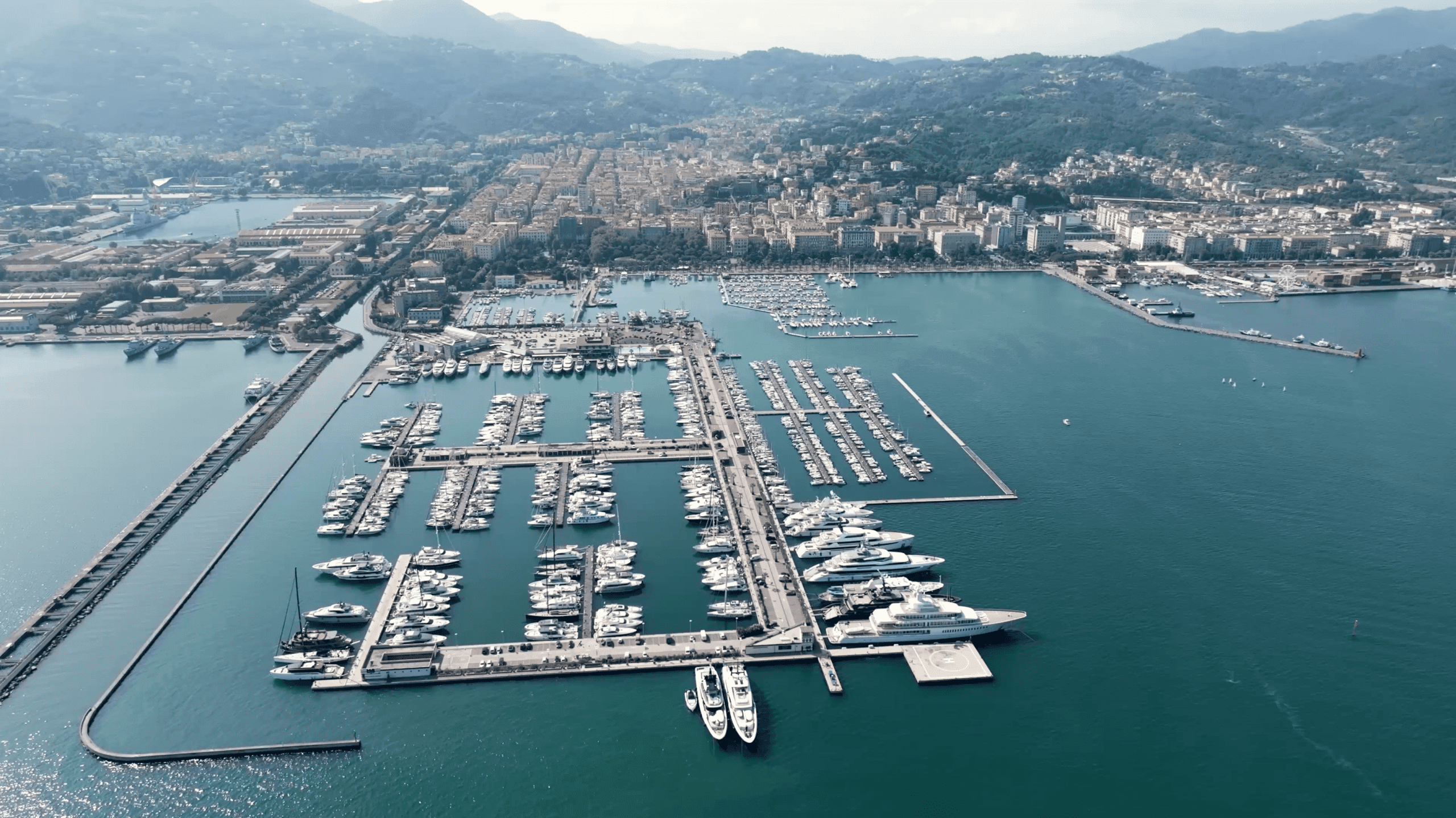 marina with crew facilities Italy