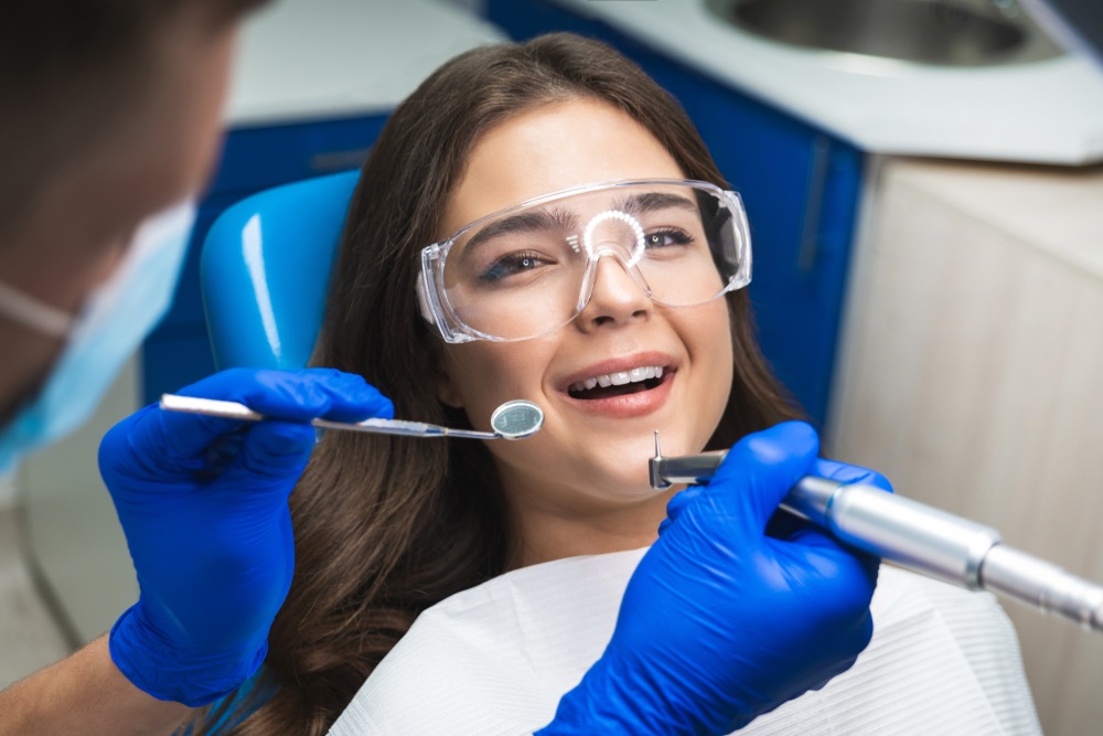 Signs You Might Need a Root Canal and When to Visit a Dentist