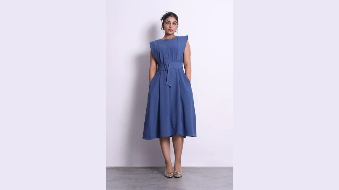 The Capsule Edit Flowing Silhouettes, High‑Rise Trousers, and Two‑Piece Looks for Busy Weeks