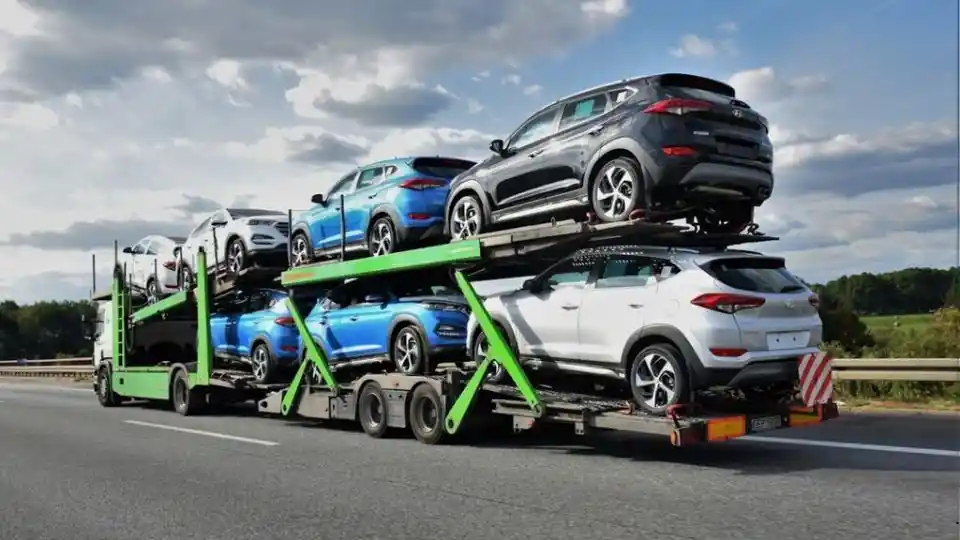Top Reasons to Choose a Professional Car Shipping Service for Your Vehicle