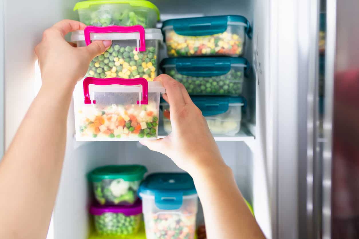 Tips To Control Humidity In Stored Food Items
