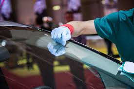 Top 5 Benefits of Hiring a Local Windshield Repair Services Contractor in Twin Cities