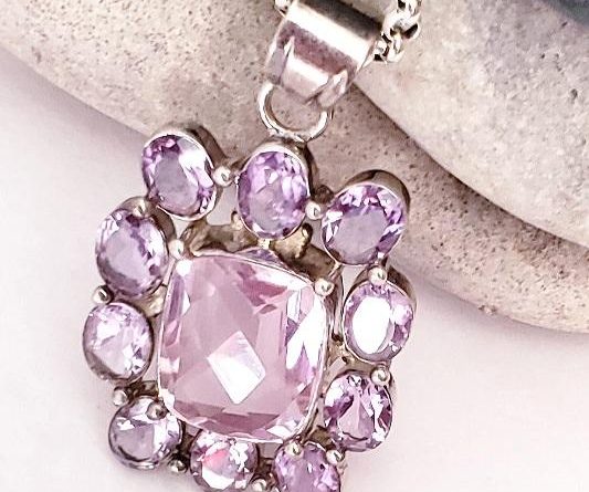 unique gemstone jewelry