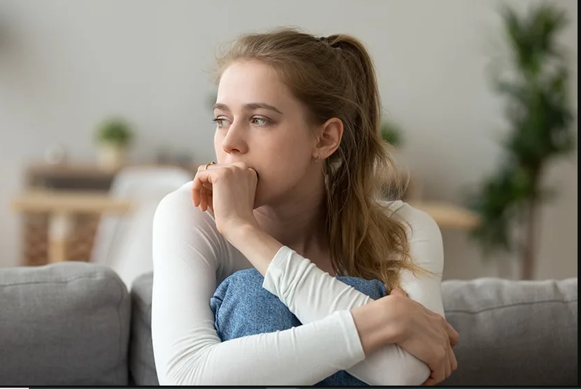 How Depression Changes Your Behaviors & Thoughts