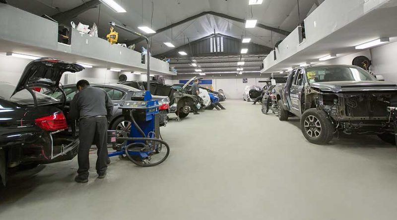 Difference between an Auto Body Shop & an Auto Repair Shop