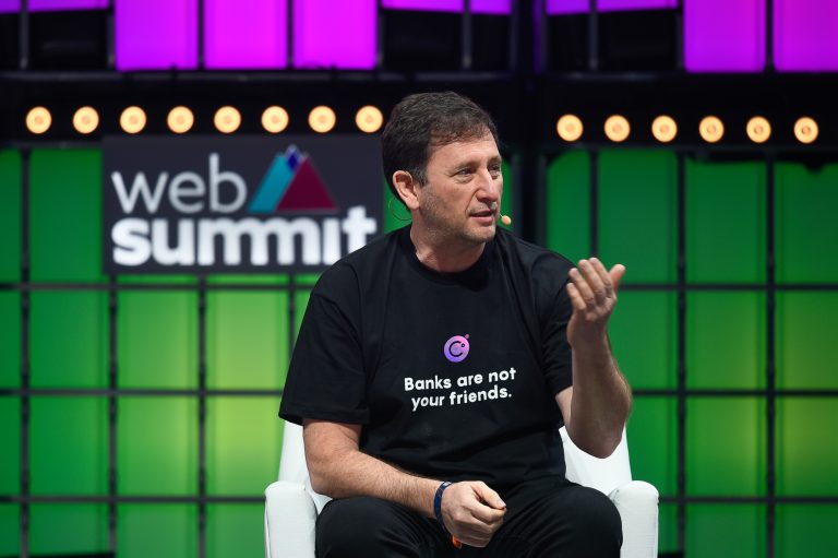 Alex Chernoff Explains Why Crude Oil and Bitcoin Are the Smartest CFD Moves Right Now