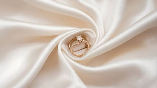 Gold Rings for Women: Styles, Buying Guide, Trends & Care Tips (2026)