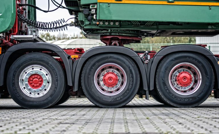 Top Factors to Consider When Selecting Truck Tires for Fleets