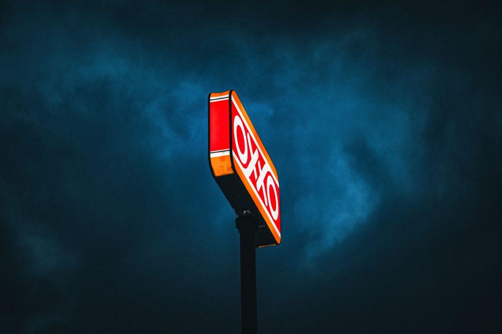 Professional pylon sign