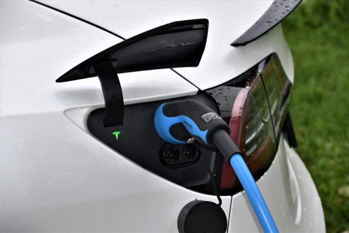 charge a Tesla in the rain