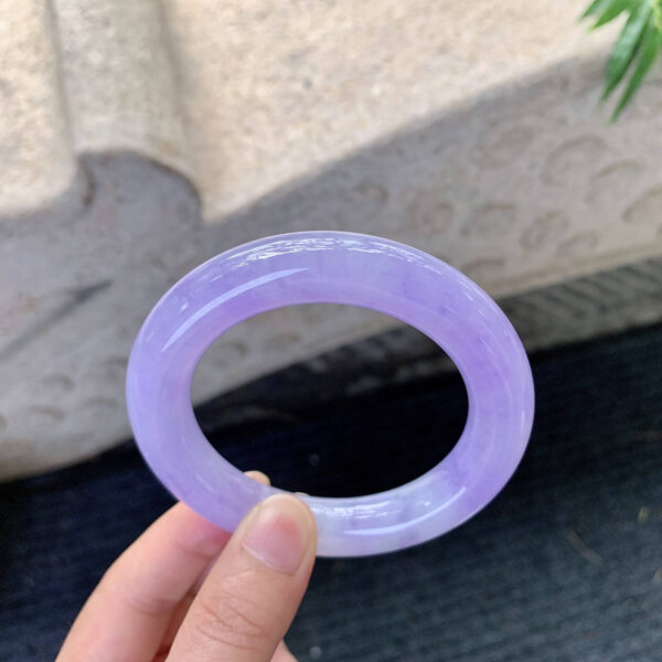 jade bracelet